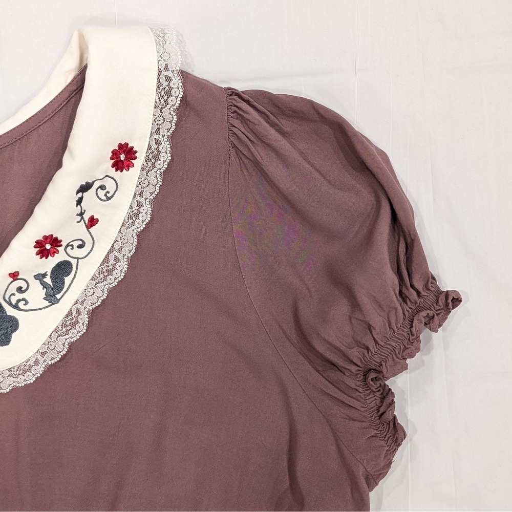 Disney Her Universe Snow White Top Mauve Empire Waist Peplum Smocked Embroidered - Picture 9 of 10